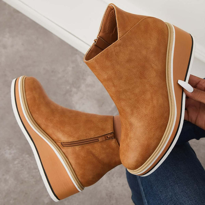 Stylish Autumn Wedge-Heel Boot – Mila