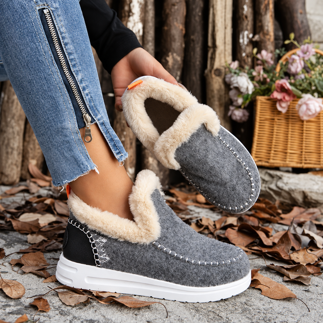 Women's Slip-On Sneakers with Plush Lining