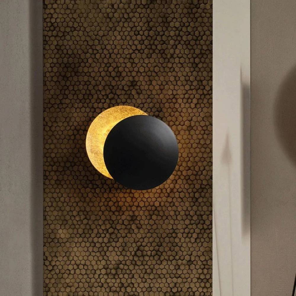 Wall Lamp with Magical Moonlight - Lunora