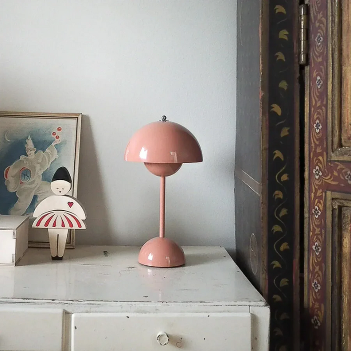 Modern Touch-Sensitive Table Lamp - LumiTouch