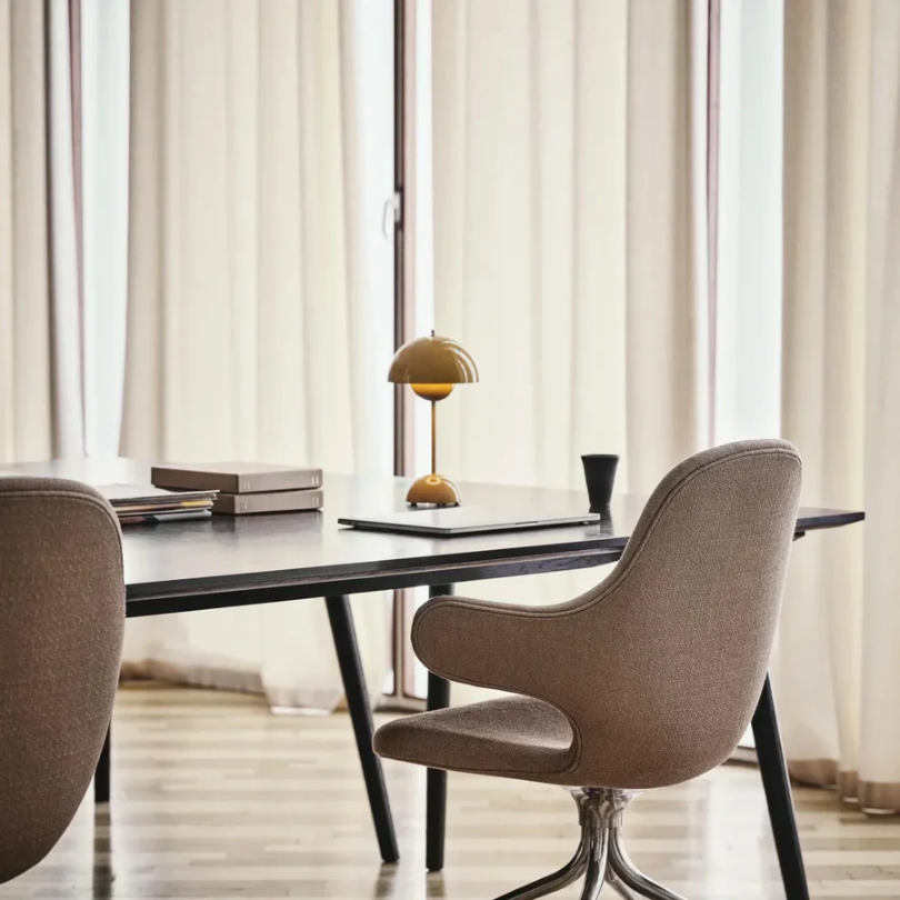 Modern Touch-Sensitive Table Lamp - LumiTouch