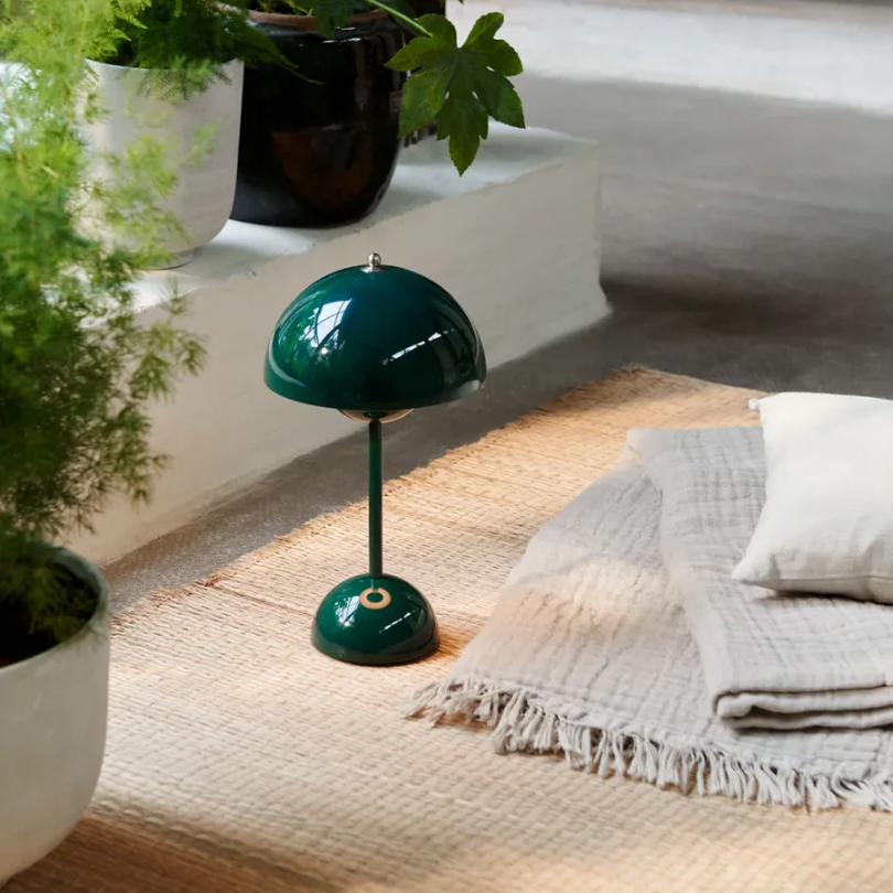 Modern Touch-Sensitive Table Lamp - LumiTouch