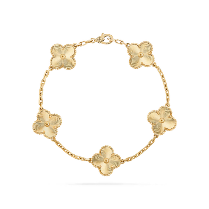 Wool Four-Leaf Clover Charm Bracelet - Elegant Accessory for Luck