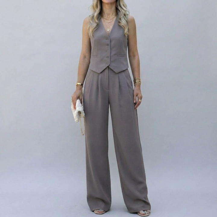 Elegant Sleeveless Blazer Set for Women