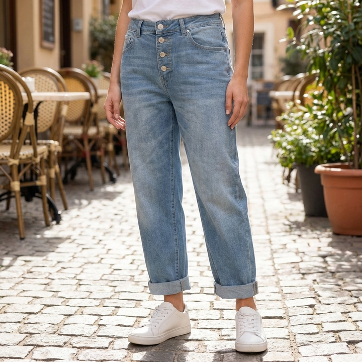 Wide-Leg Women’s Jeans