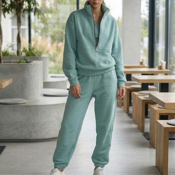 Comfortable Tracksuit Pullover with Zipper for Women