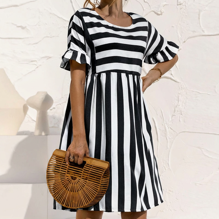 Elegant Maxi Dress with Long Sleeves