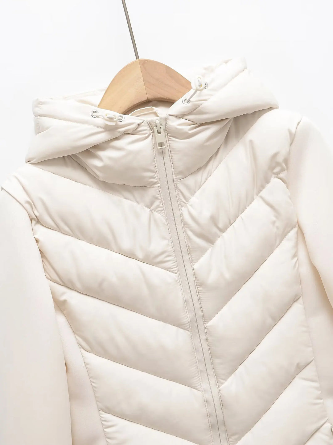 Women's Lightweight Quilted Hooded Winter Jacket with Hidden Pockets
