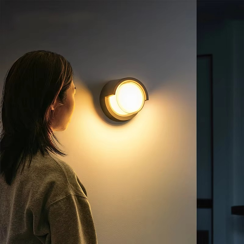 Outdoor Wall Lamp with Motion Sensor – Modern Design