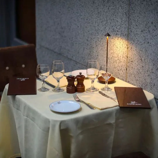 Modern Wireless LED Table Lamp - Elegant and Versatile