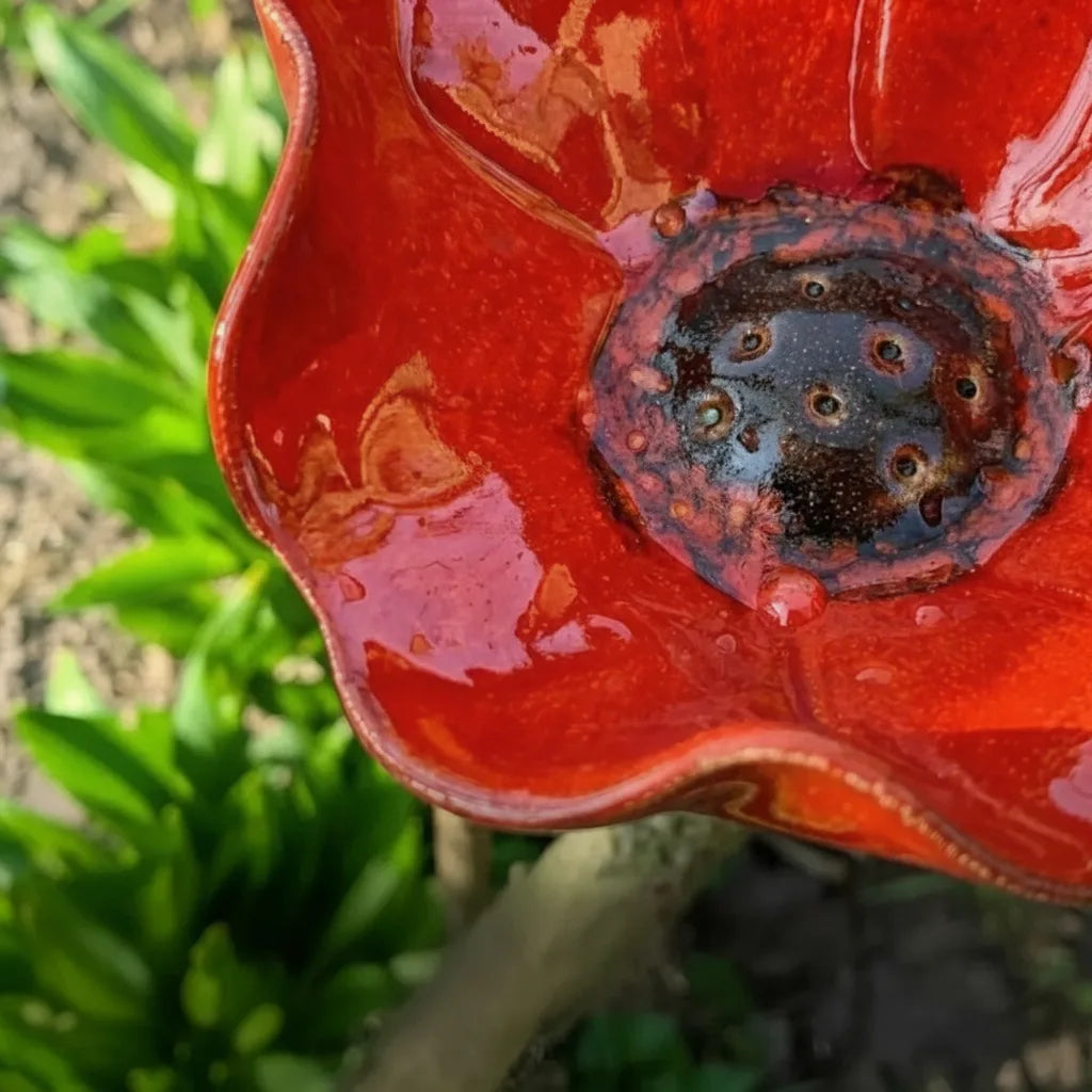 Metal Poppy Bird Bath Garden Stake – Garden and Balcony Decor, 60 cm