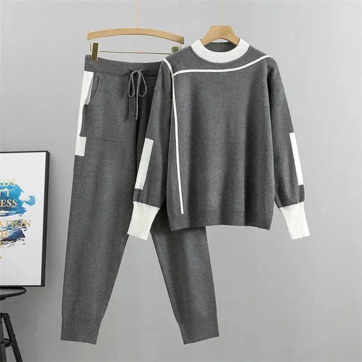 Women's knit colour-block tracksuit with mock-neck and tapered-leg pants